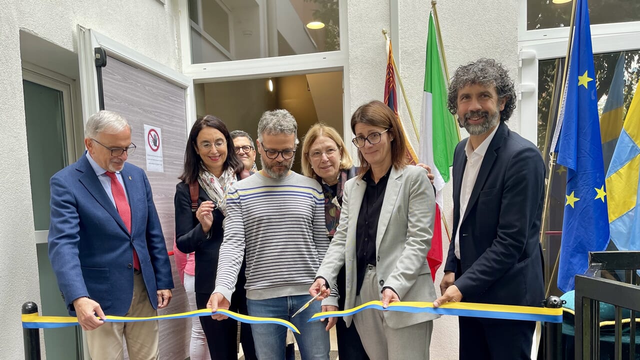 Fragilidade e necessidade de ajuda, o centro de serviços Camploy foi inaugurado em Verona: «Aqui quem vive à margem sente-se em casa»